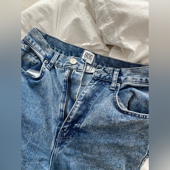 URBAN OUTFITTERS BOYFRIEND JEANS - Picture 2 of 3